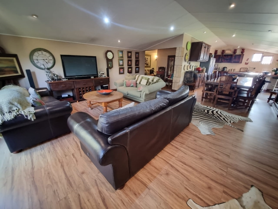 4 Bedroom Property for Sale in Buffelspoort Eco Estate North West